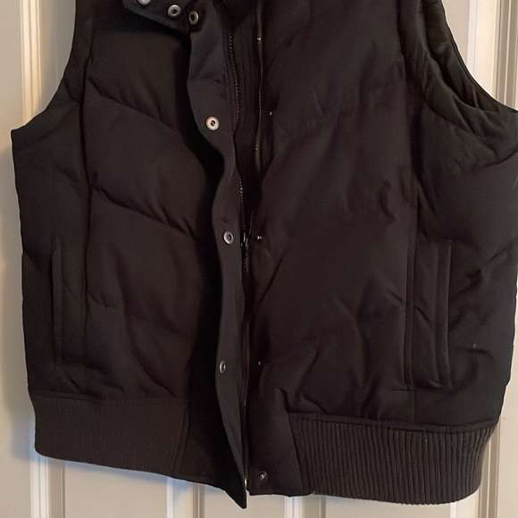 Gap puffer Vest - Picture 2 of 4